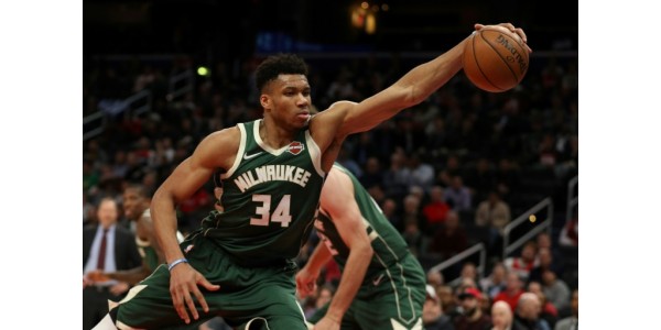 Giannis Antetokounmpo sljedeće godine namjerava razgovarati o produženju ugovora Giannis Antetokounmpo sljedeće godine namjerava razgovarati o produženju ugovora